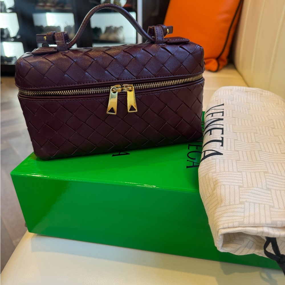 Bottega Veneta Woven Leather Box Bag with Gold Accents - Picture 8 of 8